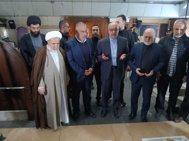 بعد تعافيه من إصابته جراء تفجيرات "البيجر" الإرهابية، استأنف سفير الجمهورية الإسلامية الإي