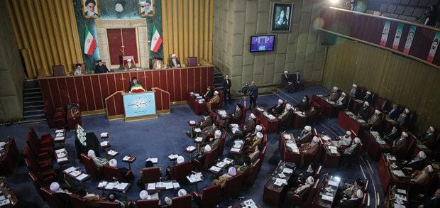 أعضاء مجلس خبراء القيادة يؤيدون الرد الإیراني على الکیان الصهيوني