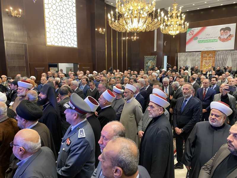 أحيا سفير الجمهورية الإسلامية الإيرانية في لبنان مجتبى أماني وأركان السفارة الذكرى الخامسة والأربعون