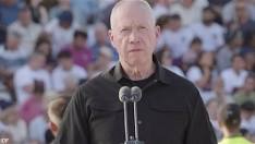 غـالانٰت لأهـالـي الأسـرى بـعـد عـزلـه "نـتـنـياهـو لا يـريـد صـفـقـة