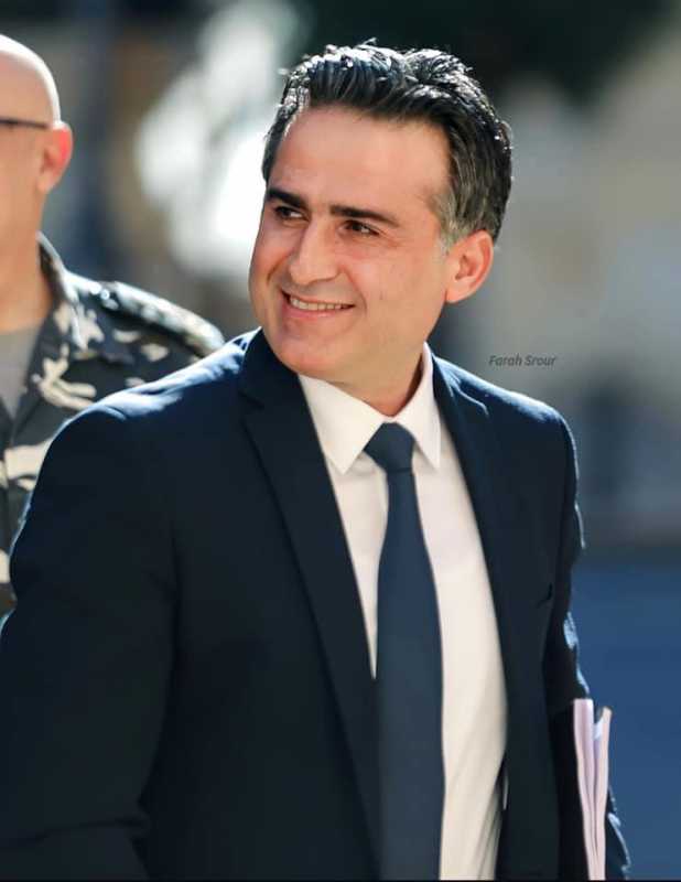  وزير الاشغال العامة والنقل الدكتور علي حمية 