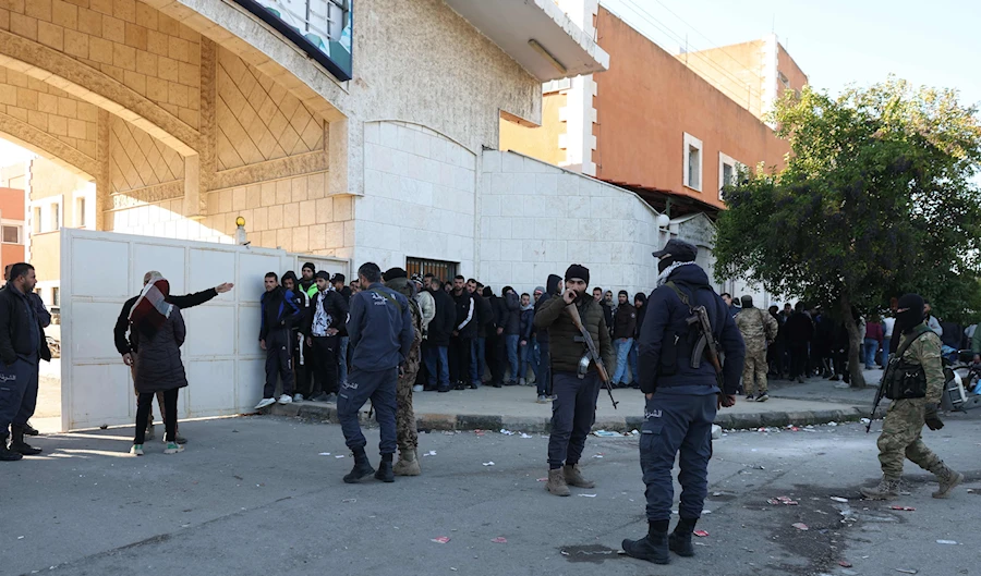 بعد تعهدها بالعفوِ عنهم... العراق يُعيد 1900 عسكرياً إلى سوريا بعد تعهدها بالعفوِ عنهم... العراق يُعيد 1900 عسكرياً إلى سوريا