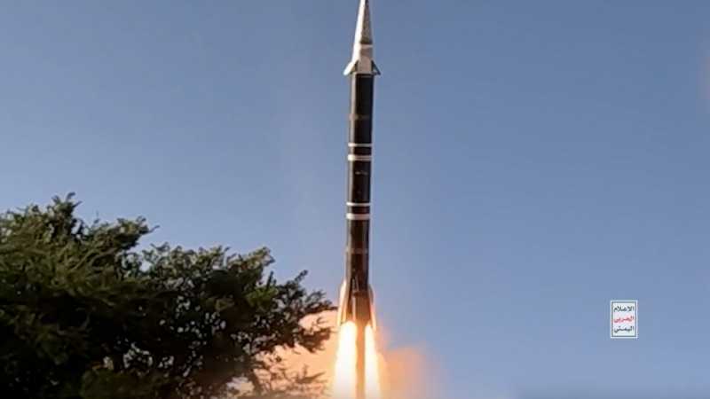 انفجار عنيف في العاصمة اليمنية صنعاء وسماع تحليق مكثف لطائرات حربية في الأجواء.