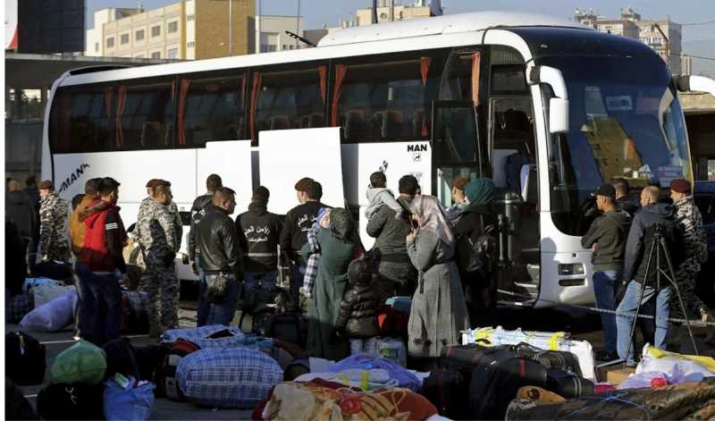 تسهيلات جديدة من الأمن العام اللبناني للاجئين السوريين الراغبين بالعودةالجيش يوقف 67 سورياً لدخولهم 