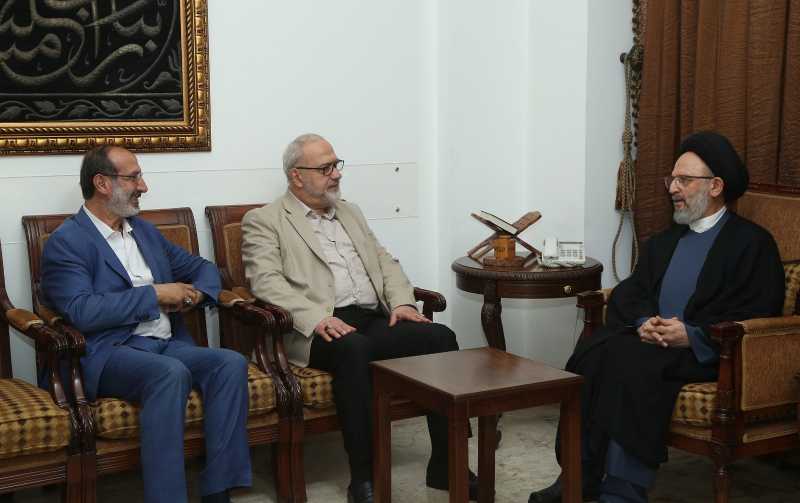 وفد حزب الله زار العلامة السّيّد علي فضل الله الموسوي هناك صفحة طويت وسنبني علاقة أكثر متانة