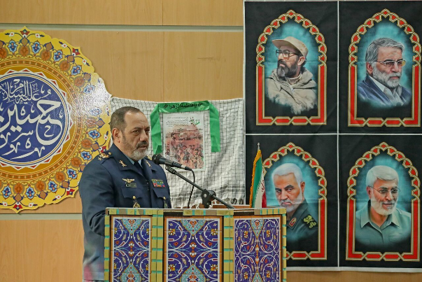 وزير الدفاع الايراني  الشهيد سليماني قرّب قلوب العديد من شعوب المنطقة