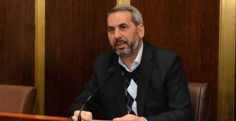 "لا تسليم للسلاح"... نائب الحزب يواجه الورقة الأميركية من يظن ذلك هو أحمق