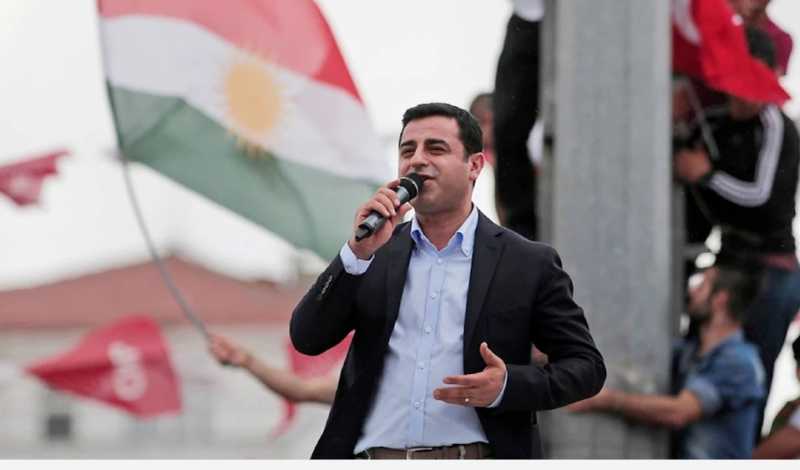 محكمة أوروبية تأمر بالإفراج عن زعيم المعارضة الكردية في تركيا