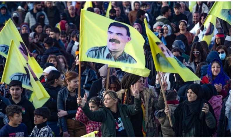 أوجلان على الجميع بذل جهود لإنجاح عملية السلام في تركيا