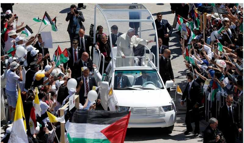 الفاتيكان ينفذ وصية البابا سيارة «باباموبيل» تتحول إلى مركز رعاية لأطفال غزة
