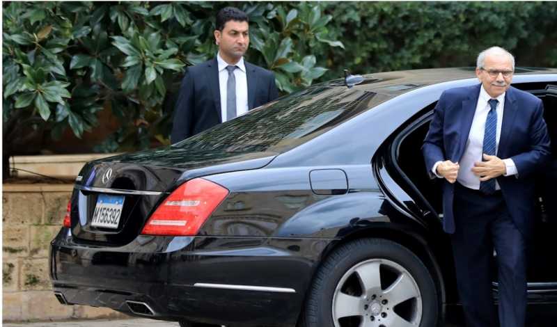 عون مُستاء من رئيس الحكومة وحزب الله لن يسكت سلام واقفاً على الصخرة الباحث دوماً عن المشاكل عون مُستاء من رئيس الحكومة وحزب الله لن يسكت سلام واقفاً على الصخرة الباحث دوماً عن المشاكل