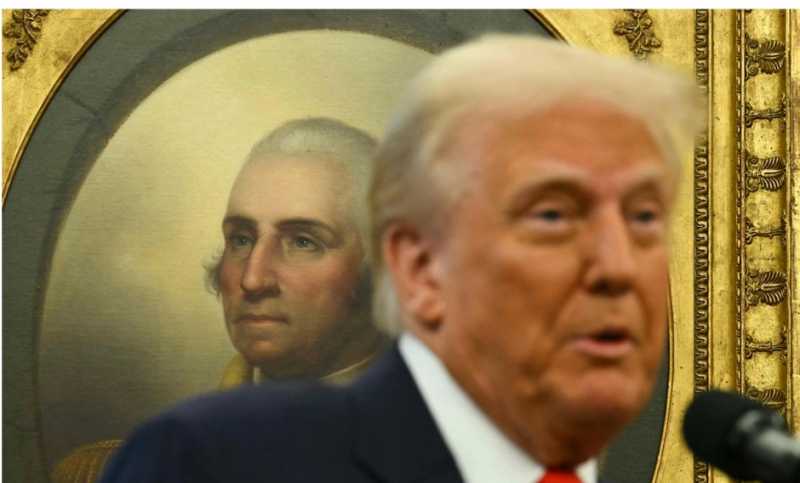 الإلـه تـرامـب آمـنـوا بـي أو تـفـنـوا!