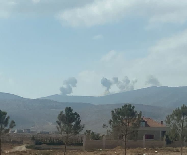 الطيران الحربي الإسرائيلي الارهابي يقوم بسلسلة غارات على مرتفعات بلدة زغرين في جرود الهرمل شرقي لبنا