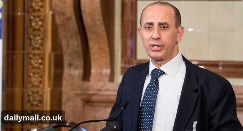 ‏صحيفة الديلي ميل البريطانية تشن هجوماً أرعناً على الاكاديمي الفلسطيني - البريطاني البارز مكرم خُوري