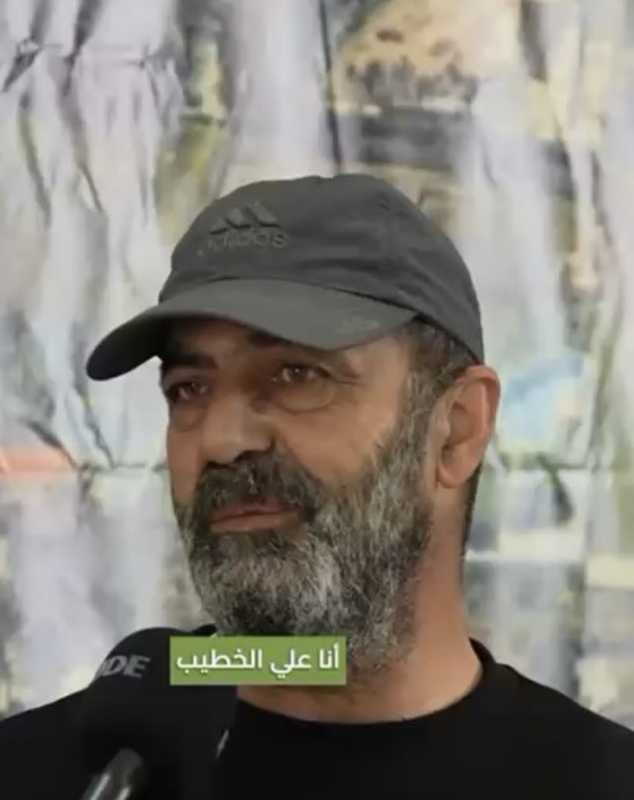 من حُصّ الزيتون منعمل بيت، ومن كوز التين منجيب قوت يومنا، ورح نبقى صامدين بهالأرض شاؤوا أو أبوا!&quo