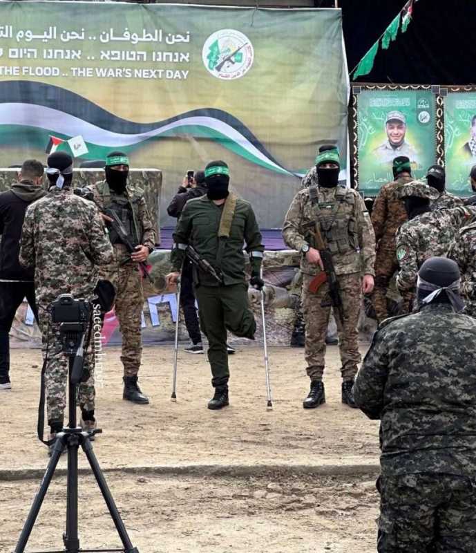 حمـ.ـاس مشاهد التسليم تؤكد أن اليوم التالي هو يومٌ فلسـ.ـطينيٌّ بامتياز