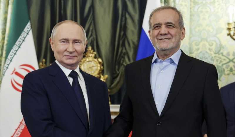 موسكو تقر شراكة استراتيجية مع طهران... وترحب بالمحادثات مع واشنطن