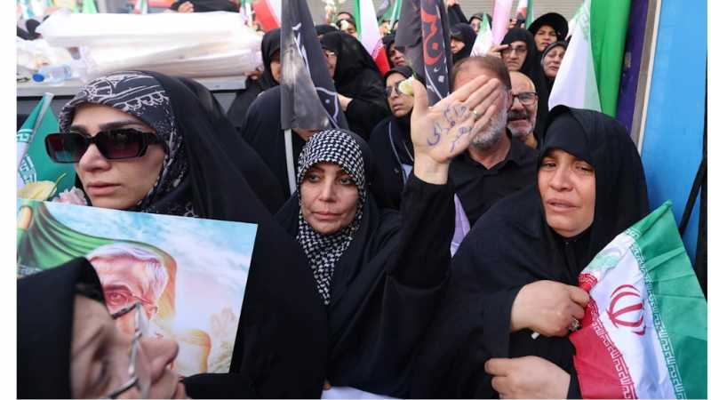 وزير الصحة الإيراني نحو 700 شهيد و5 آلاف جريح نتيجة الاعتداءات الإسرائيلية وزير الصحة الإيراني نحو 700 شهيد و5 آلاف جريح نتيجة الاعتداءات الإسرائيلية