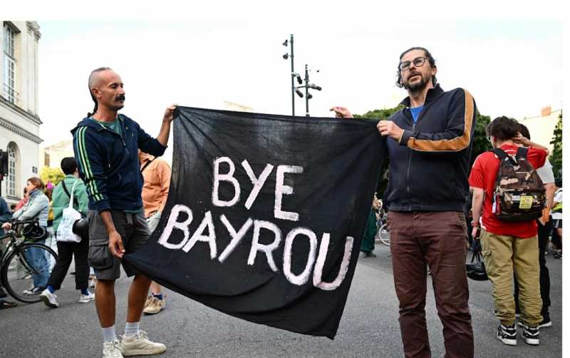 حجب الثقة عن حكومة  بايرو... وماكرون يبحث عن بديل