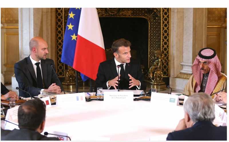 العرب يحتفلون بتواطئهم هذا نموذجنا للمقاومة! العرب يحتفلون بتواطئهم هذا نموذجنا للمقاومة!