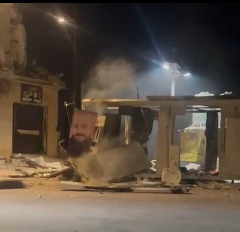 الطيران الحربي المعادي شن غارة على اطراف بلدة عيناثا