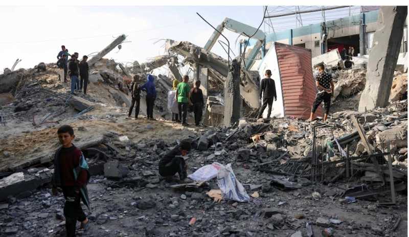 خرائط «إعادة التموضع» تعرقل مفاوضات غزة... ومجازر إسرائيلية متواصلة في القطاع خرائط «إعادة التموضع» تعرقل مفاوضات غزة... ومجازر إسرائيلية متواصلة في القطاع