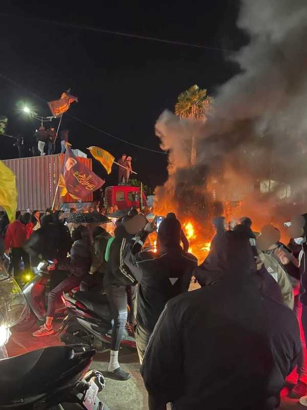 الصحافي رضوان مرتضى‌‌‌‌‌  بعد الضغط الأمريكي الاسرائيلي، وبذريعة الاشتباه بنقل أموال للحزب...