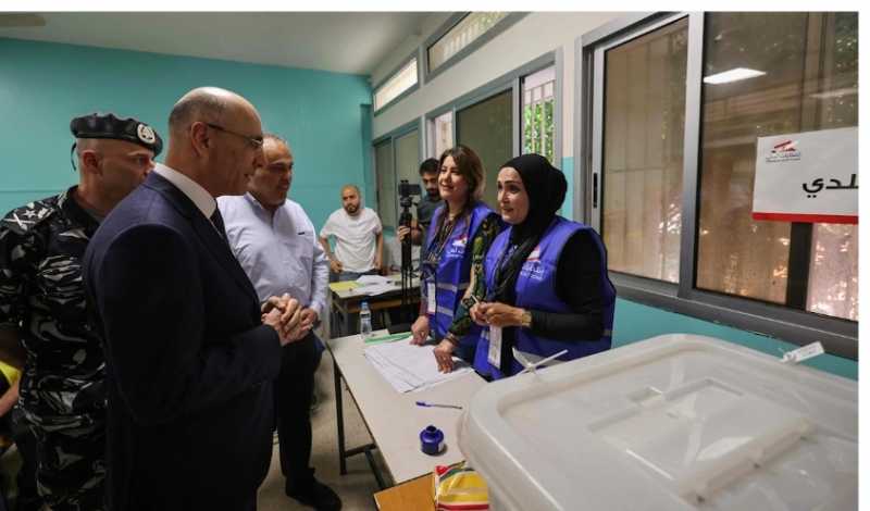 تنصّل من المسؤولية واستقواء على الموظفين «الداخلية» لم تحضّر للانتخابات