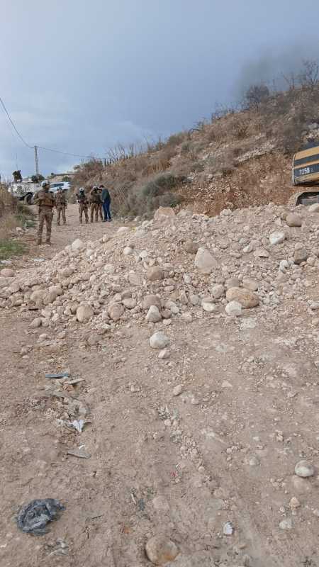 اعترض أهالي بلدة عيتيت دورية لليونيفل كانت قد دخلت الى المنطقة الواقعة بين عيتيت ووادي جيلو بدون مرا