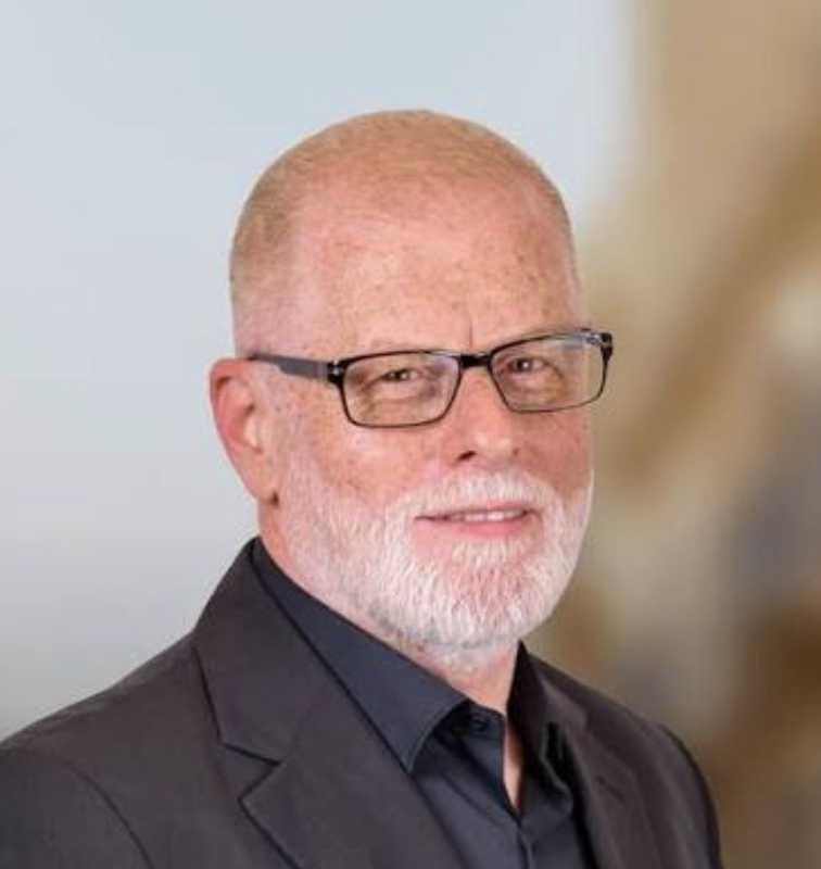 يتقدّم عضو مجلس بلدية بيروت المهندس عماد فقيه بأحرّ مشاعر العزاء والمواساة من   بلدية جويا 