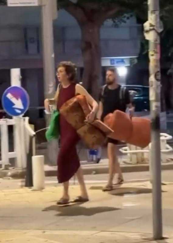 يخوت صغيرة بدأت رحلات لنقل مجموعات لا تتجاوز 10 أشخاص من موانئ هرتسيليا وحيفا وعسقلان