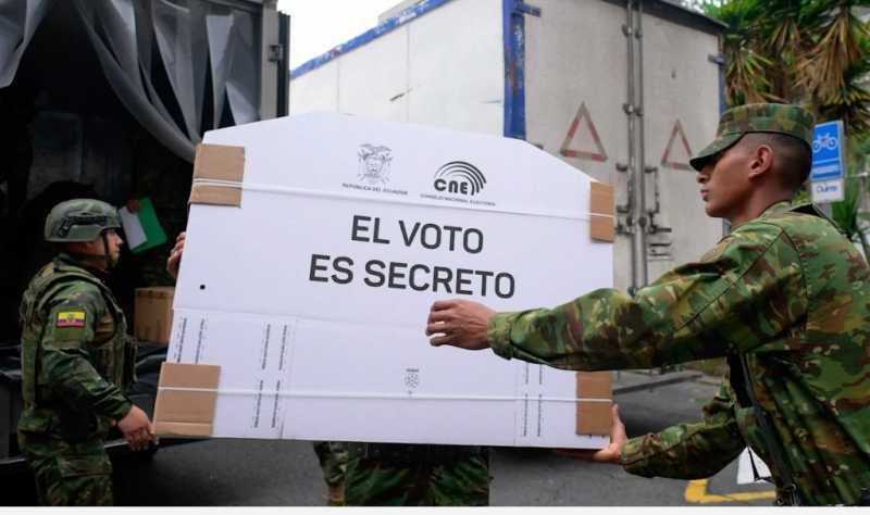 استفتاء في الإكوادور حول عودة القواعد العسكرية الأجنبية للبلاد... وواشنطن تترقب