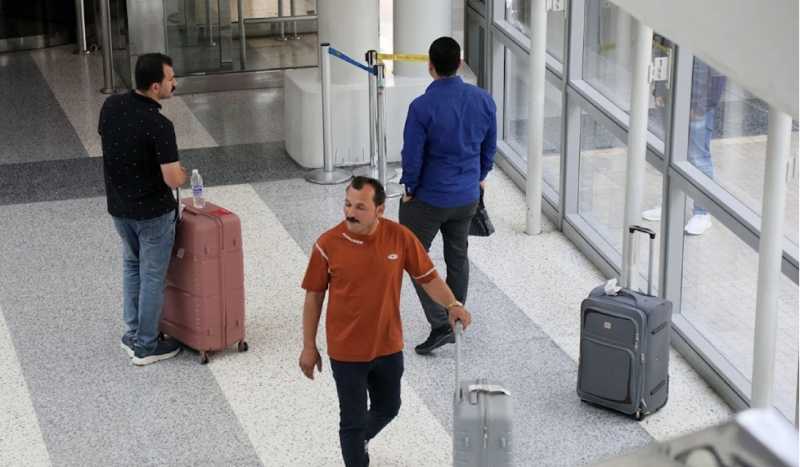 «التصعيد» يطيح بموسم الأعياد الفنادق شبه «فاضية» والطائرات «مفتوحة» «التصعيد» يطيح بموسم الأعياد الفنادق شبه «فاضية» والطائرات «مفتوحة»