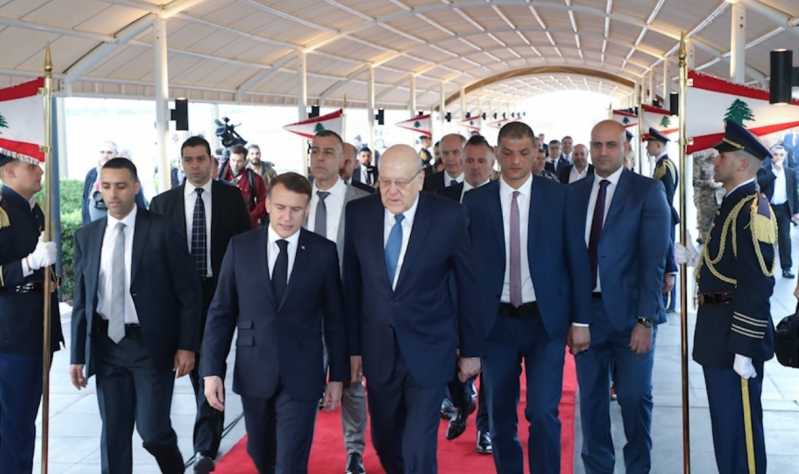 ميقاتي يجتمع مع ماكرون في المطار وعود بوقف الخروقات الإسرائيلية مع نهاية الـ60 يوماً