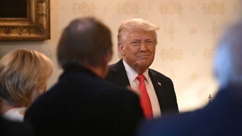 الاخبار ترامب يعتزم اقتطاع ثلث ميزانية «الصحة» ويفرض وصايته على «هارفرد» الاخبار ترامب يعتزم اقتطاع ثلث ميزانية «الصحة» ويفرض وصايته على «هارفرد»