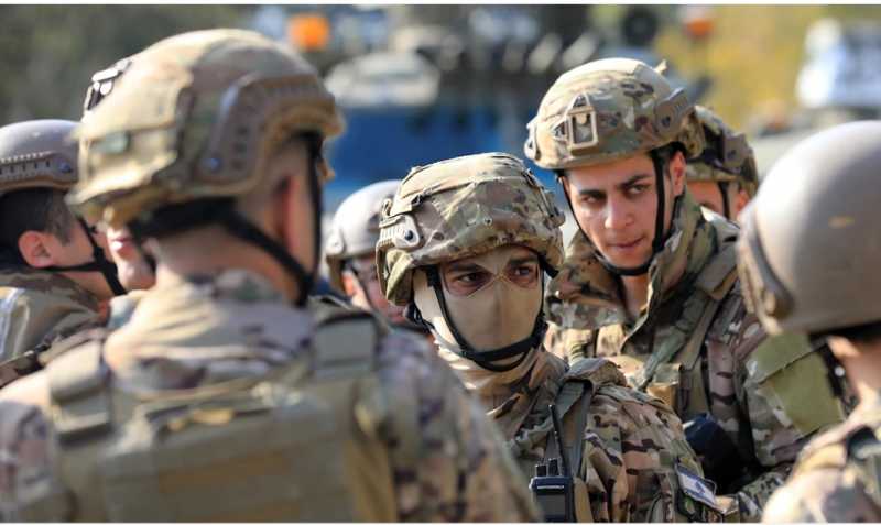 الجيش ينفي أنباء خرقه الأجواء السورية