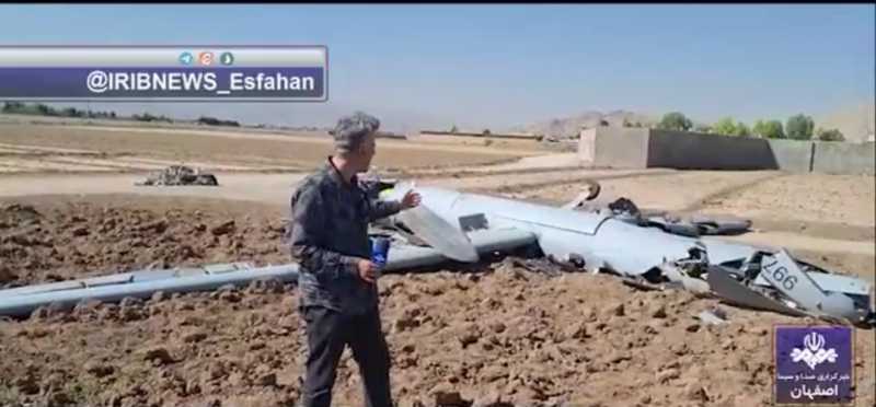 مشاهد لحطام طائرة هرمز ٩٠٠ التابعة للعدو الإسرائيلي بعدما اسقطتها الدفاعات الجوية الإيرانية