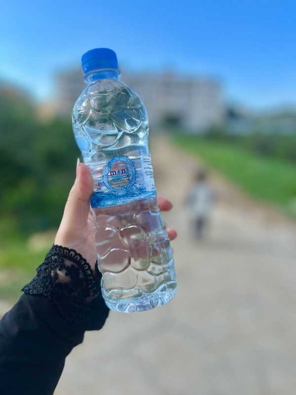  منى   مياه طبيعية صافية ونقية..  Mona Cool water 