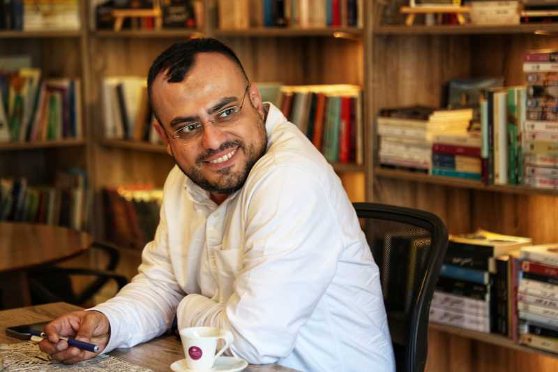 الباحث في الاعلام والاتصال السياسي الدكتور علي محمد احمد