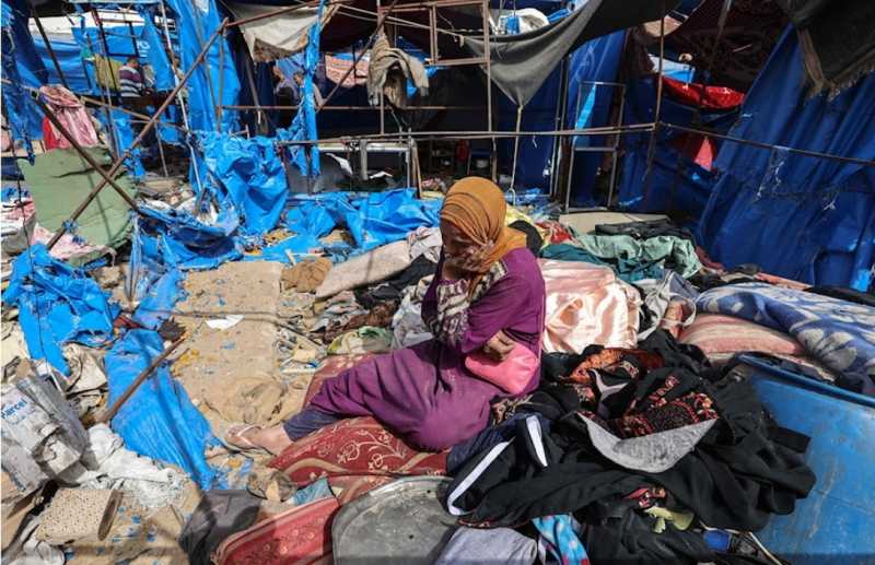 أطفال غزة يرضعون الجوع والموت أطفال غزة يرضعون الجوع والموت