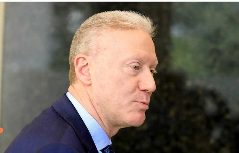 رجّي يُهين النواب ويُحرج «القوات»... ويعتذر!