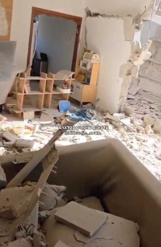 اعلام العدو إصابات جراء ضربة صاروخية استهدفت مجمع الوزارات في القدس