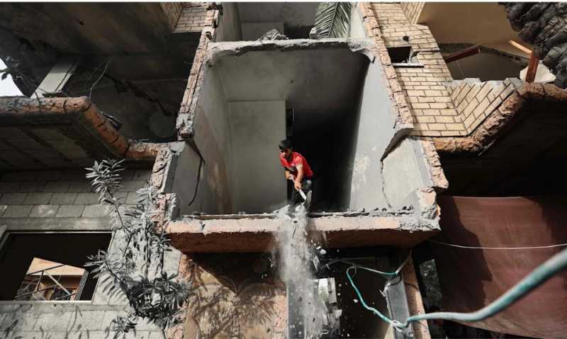 اامتحدث باسم جيش العدو الاسرائيلي  مقتل جندي برتبة رقيب أول في معارك جنوب قطاع غزة