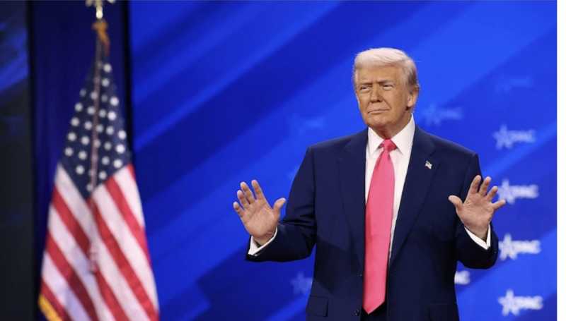 عاجل فجر اليوم كتب المجرم  الرئيس الأمريكي دونالد ترامب تم إلقاء حمولة كبيرة من القنابل على فوردو 