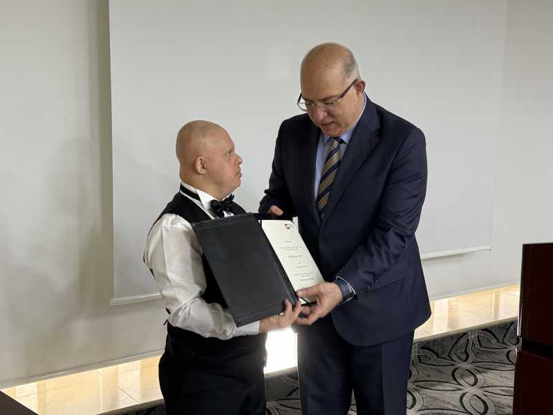 وزير العمل الدكتور محمد حيدر في معرض رده على سؤال حول دمج ذوي الاحتياجات الخاصة في القطاع العام والو