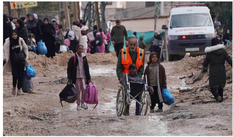 قوات الاحتلال الإسرائيلي تجبر أهالي مخيّم جنين على النزوح