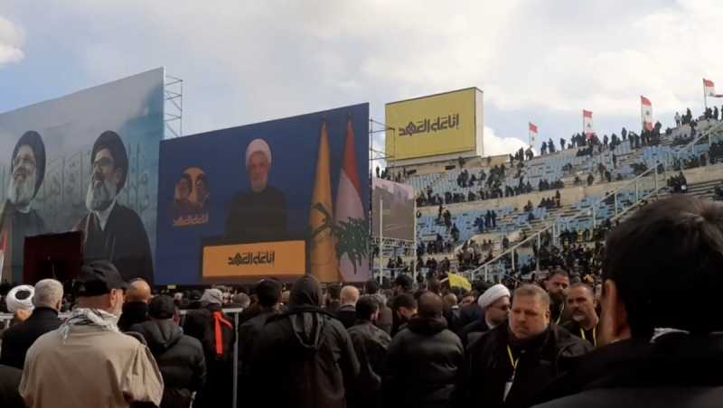 أن تبقى مع الناس