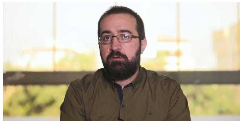 ‏فخامة الرئيس، بادِر الآن، لكي تكون لنا دولة، ولكي يكون لنا رئيس.