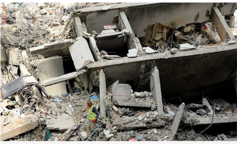 تخصيص 2.7 مليار دولار لـ«إعادة الهيكلة» الحكومة تدير ظهرها لـ«إعادة الإعمار»