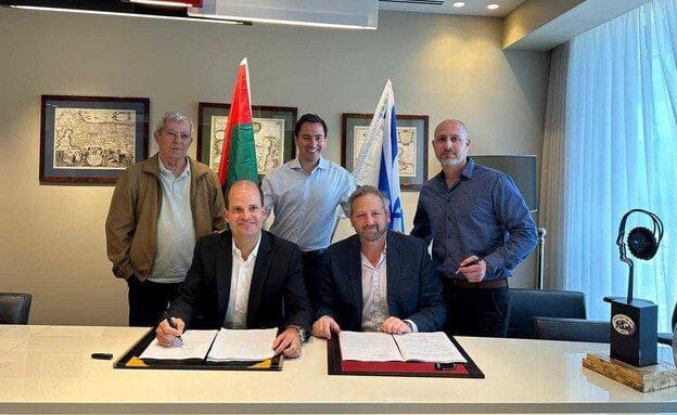 مفارقات من الامارات... القناة 12 العبرية  "شركة إماراتية تستحوذ على 30% من شركة تكنولوجيا أمنية